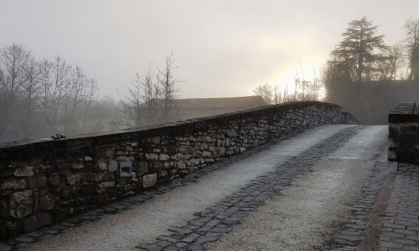 Amanecer en el Puente de la rabia-Zubiri